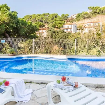 Sleeps 8 Villa *