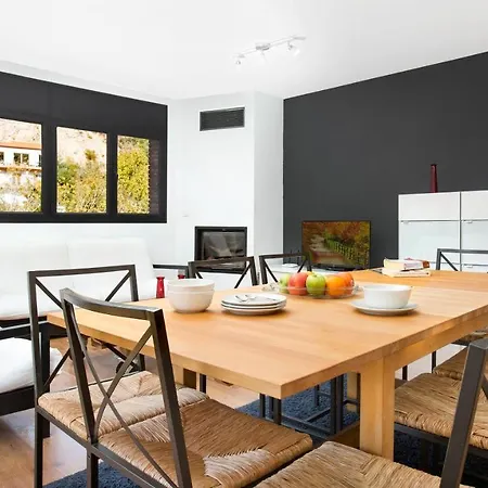 Sleeps 8 Villa