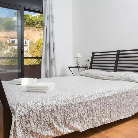 Sleeps 8 Вілла Льорет-де-Мар