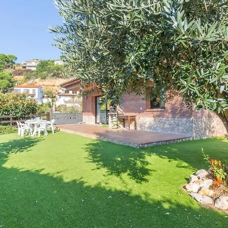 Sleeps 8 *