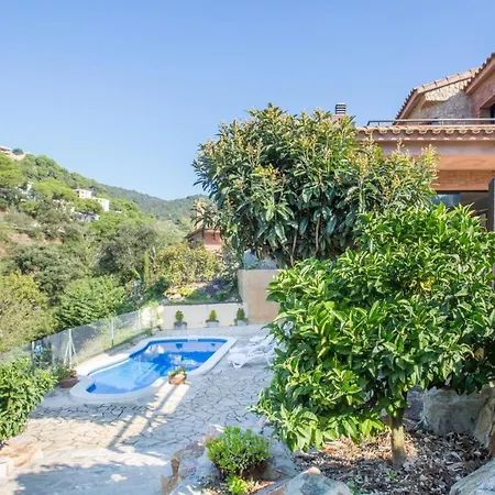 Sleeps 8